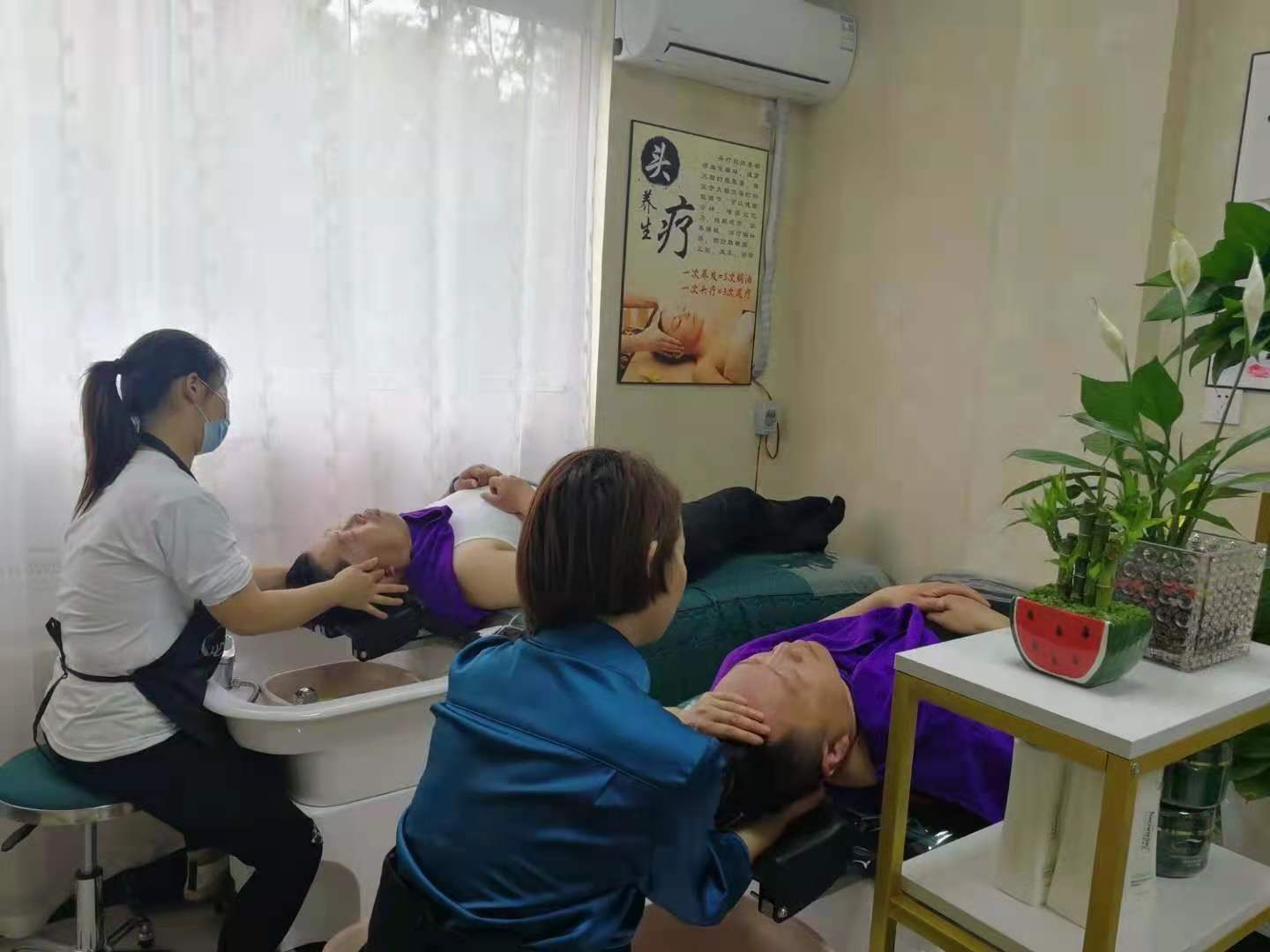 秀丝顿植物养发头疗促进血液循环，对益智健脑，增强记忆、缓解疲劳、消除紧张