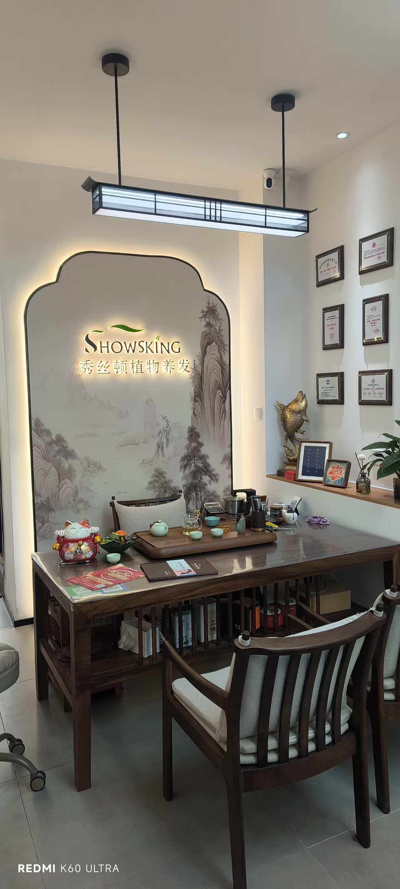 秀丝顿头疗养发馆经过10多年发展已经加盟1000多家店面，