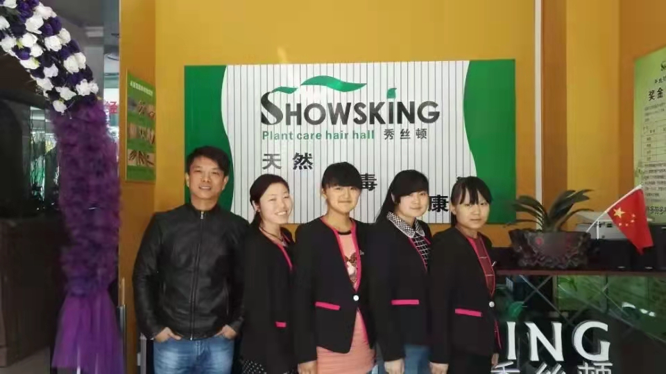秀丝顿植物养发是一种非常出色的养发产品。它能够有效地解决你的白发问题