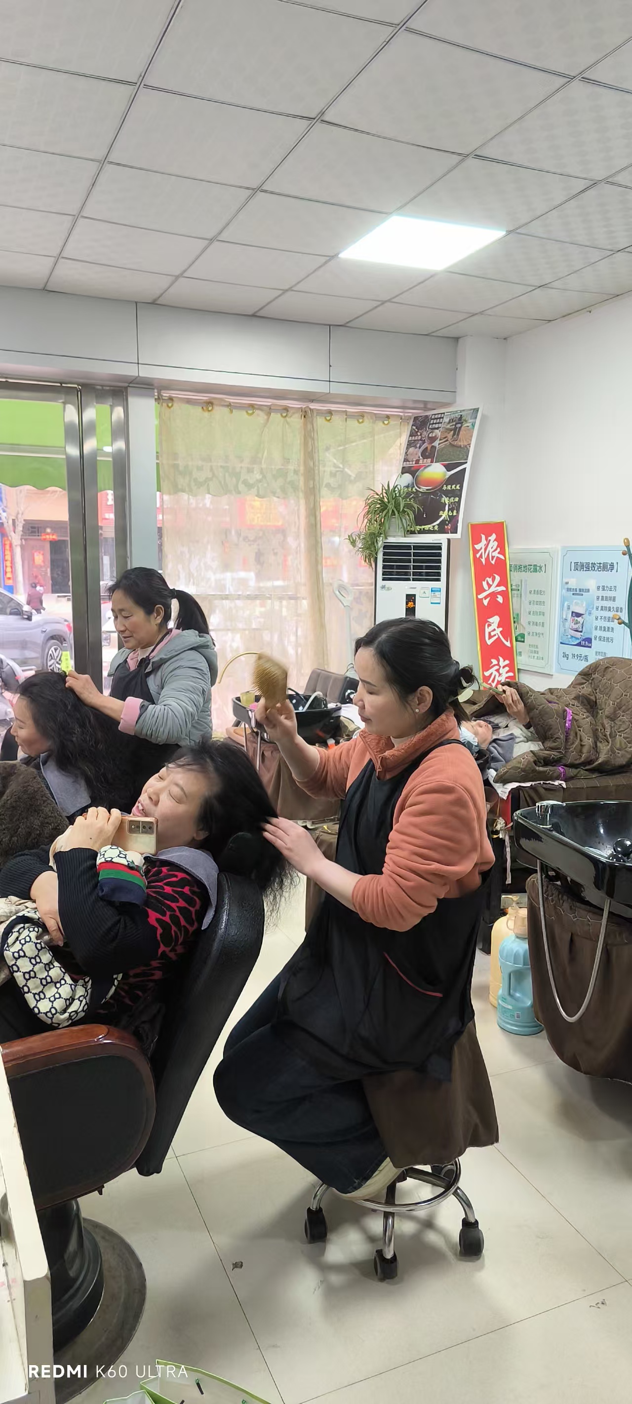 秀丝顿头疗可以改善气血，加快头部气血循环，