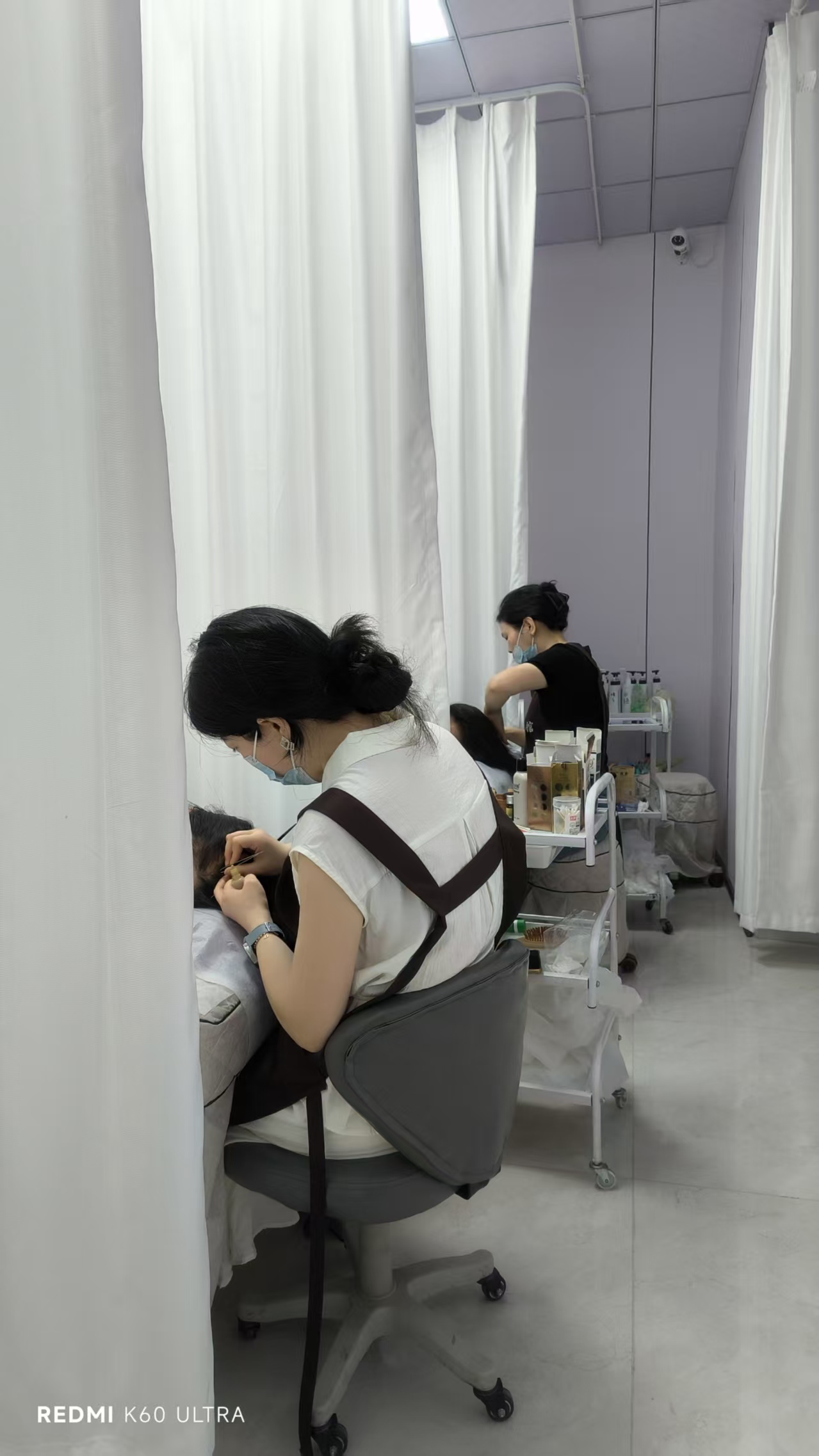秀丝顿植物养发连锁品牌采用天然植物提取物，针对不同的发质和问题，提供个性化的养发方案